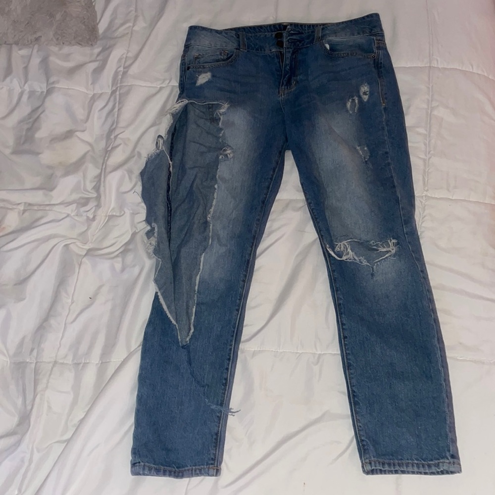 forever 21 distressed dark blue jeans size 28